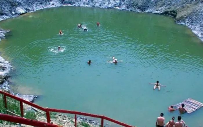 Lacurile sărate de la Baia Verde
